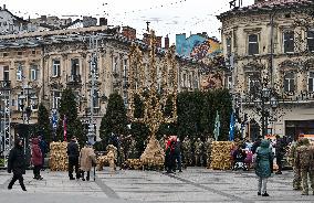 Ukraines coat of arms made of didukhs installed in Lviv