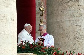 Pope Francis imparts a solemn blessing  Urbi et Orbi  on the occasion of Christmas in St. Peter's Square