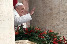 Pope Francis imparts a solemn blessing  Urbi et Orbi  on the occasion of Christmas in St. Peter's Square