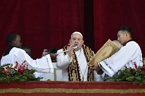 Pope Francis Delivers The Urbi et Orbi Message - Vatican