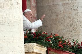 Pope Francis imparts a solemn blessing  Urbi et Orbi  on the occasion of Christmas in St. Peter's Square