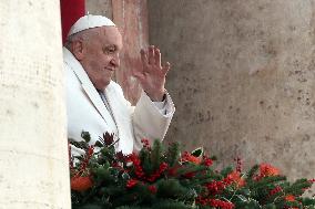 Pope Francis imparts a solemn blessing  Urbi et Orbi  on the occasion of Christmas in St. Peter's Square