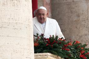 Pope Francis imparts a solemn blessing  Urbi et Orbi  on the occasion of Christmas in St. Peter's Square