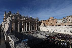 Pope Francis imparts a solemn blessing  Urbi et Orbi  on the occasion of Christmas in St. Peter's Square