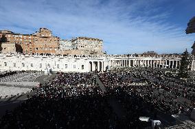 Pope Francis imparts a solemn blessing  Urbi et Orbi  on the occasion of Christmas in St. Peter's Square