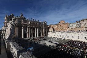 Pope Francis urbi et orbi benediction in Rome, Italy - 25 Dec 2024