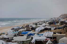 Displaced Families Face Harsh Winter - Gaza