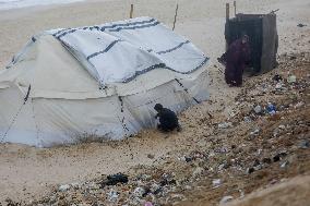 Displaced Families Face Harsh Winter - Gaza