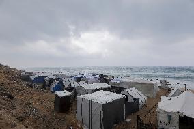 Displaced Families Face Harsh Winter - Gaza