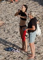 Natalie Portman Enjoying The Sun In St Barths