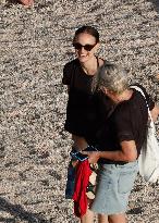 Natalie Portman Enjoying The Sun In St Barths