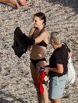 Natalie Portman Enjoying The Sun In St Barths