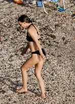 Natalie Portman Enjoying The Sun In St Barths