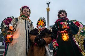 Ukrainians Sing Christmas Carols And Carry Decorated Stars Of Bethlehem As They Mark Christmas In Downtown Kyiv