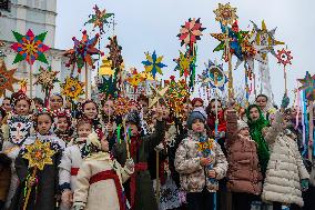 Ukrainians Sing Christmas Carols And Carry Decorated Stars Of Bethlehem As They Mark Christmas In Downtown Kyiv