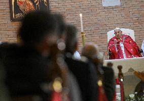 Pope Francis Celebrates Mass For Prisoners - Rome