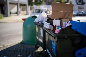 Total Strike In Lisbon On Garbage Collection