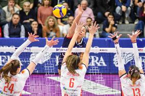 Reale Mutua Fenera Chieri '76 v Honda Olivero Cuneo - Italian Women's Serie A1 Volleyball