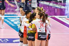 Reale Mutua Fenera Chieri '76 v Honda Olivero Cuneo - Italian Women's Serie A1 Volleyball