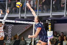 Reale Mutua Fenera Chieri '76 v Honda Olivero Cuneo - Italian Women's Serie A1 Volleyball