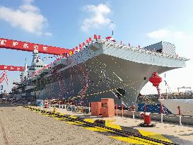 China Launches New-Generation Amphibious Assault Ship - Shanghai