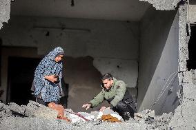 Gaza Death Toll Nears 45,000