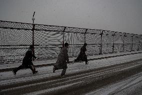 Heavy Snowfall In Kashmir