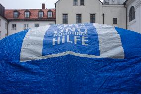 Refugee Tent Display At Passau Cathedral Highlights Global Refugee Crisis