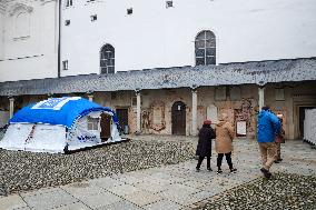 Refugee Tent Display At Passau Cathedral Highlights Global Refugee Crisis