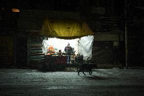 Seasons First Snowfall After Prolonged Dry Spell In Kashmir