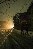 Seasons First Snowfall After Prolonged Dry Spell In Kashmir