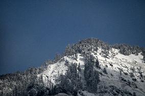 Snow Peak Mountains In Himachal Pradesh