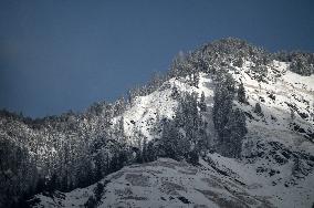 Snow Peak Mountains In Himachal Pradesh