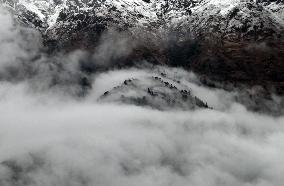 Snow Peak Mountains In Himachal Pradesh