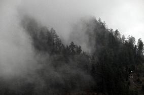 Snow Peak Mountains In Himachal Pradesh