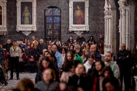 Syrian Christians Celebrate Christmas Eve At Olive Church - Damascus