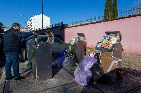 Lisbon Braces For Christmas Strike As Rubbish Collectors Challenge Minimum Service Rules