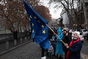 A Chain Of Unity Has Been Formed In Tbilisi