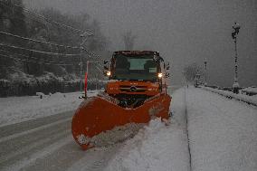 Heavy Snowfall In Kashmir Valley