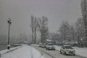 Heavy Snowfall In Kashmir Valley