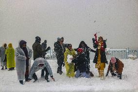 Heavy Snowfall In Kashmir Valley