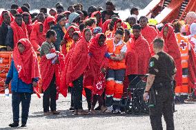 Nearly 240 people arrive in four cayucos to Lanzarote