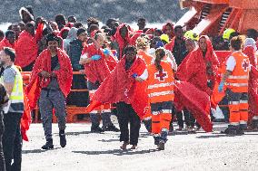 Nearly 240 people arrive in four cayucos to Lanzarote