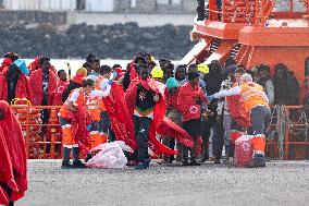 Nearly 240 people arrive in four cayucos to Lanzarote