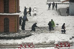 Heavy Snowfall Disrupts Life In Kashmir