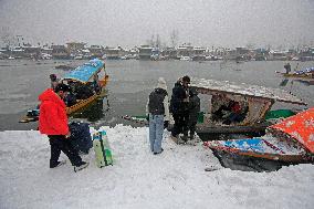 Heavy Snowfall Disrupts Life In Kashmir