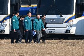 All 181 people aboard crashed S. Korean airplane believed killed, except 2 rescued