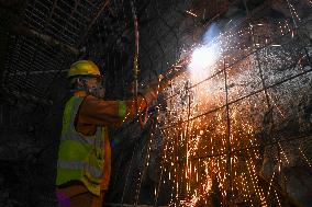 World's Longest Expressway Tunnel Under Construction - China