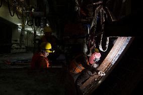 World's Longest Expressway Tunnel Under Construction - China