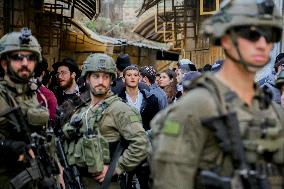 Israeli Security Measures in Hebron Old City